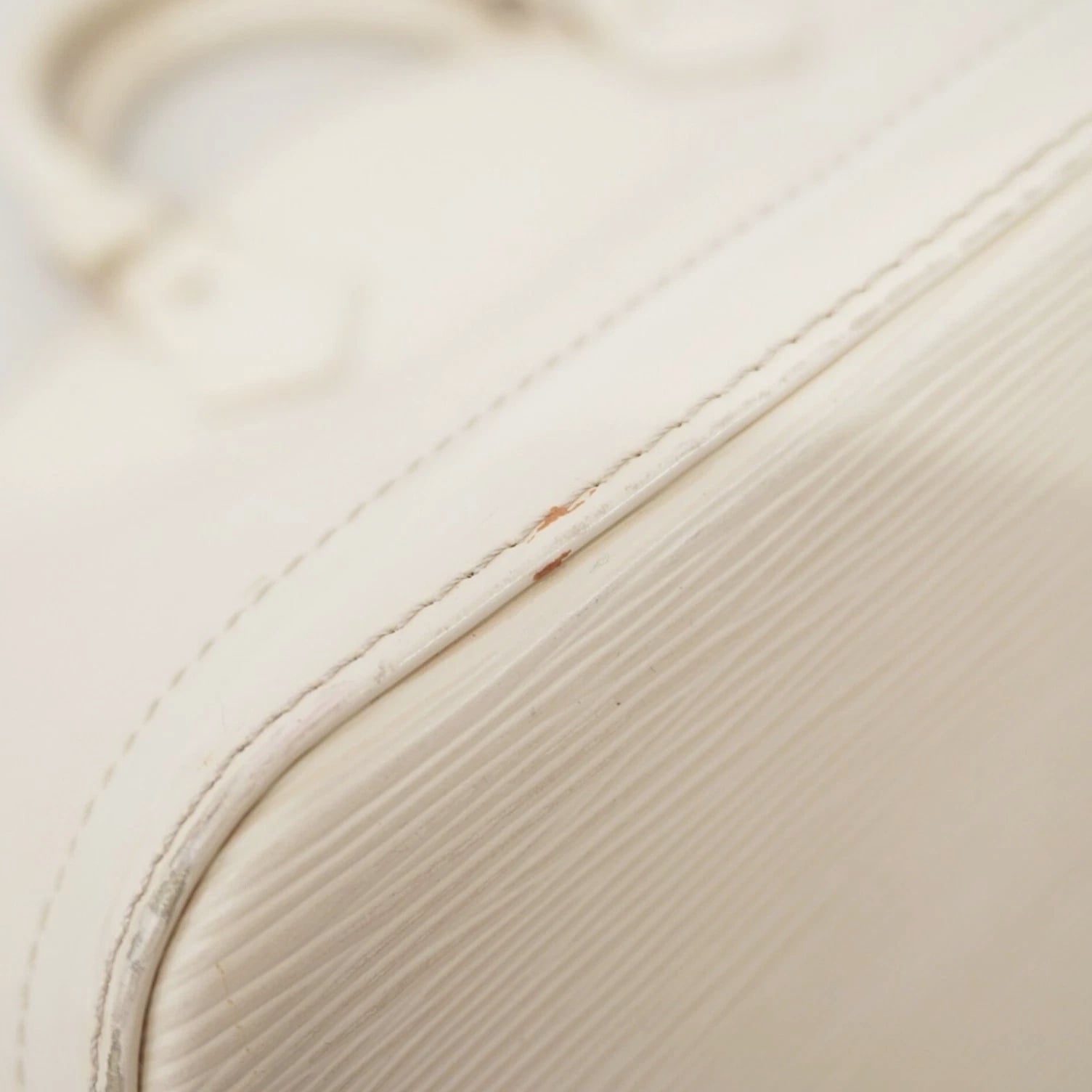 Louis Vuitton Alma Epi Handbag M5280J Ivoire (Women's) GZl1h9yd