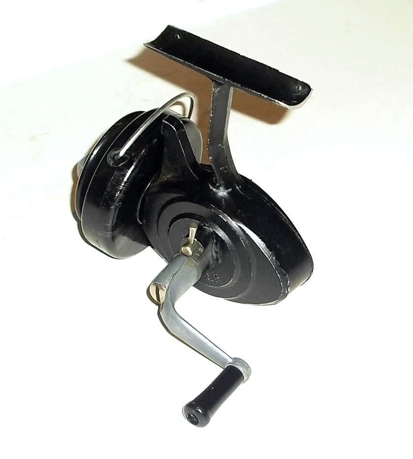 Vintage Longfellow SR-3001 Spinning Fishing Reel
