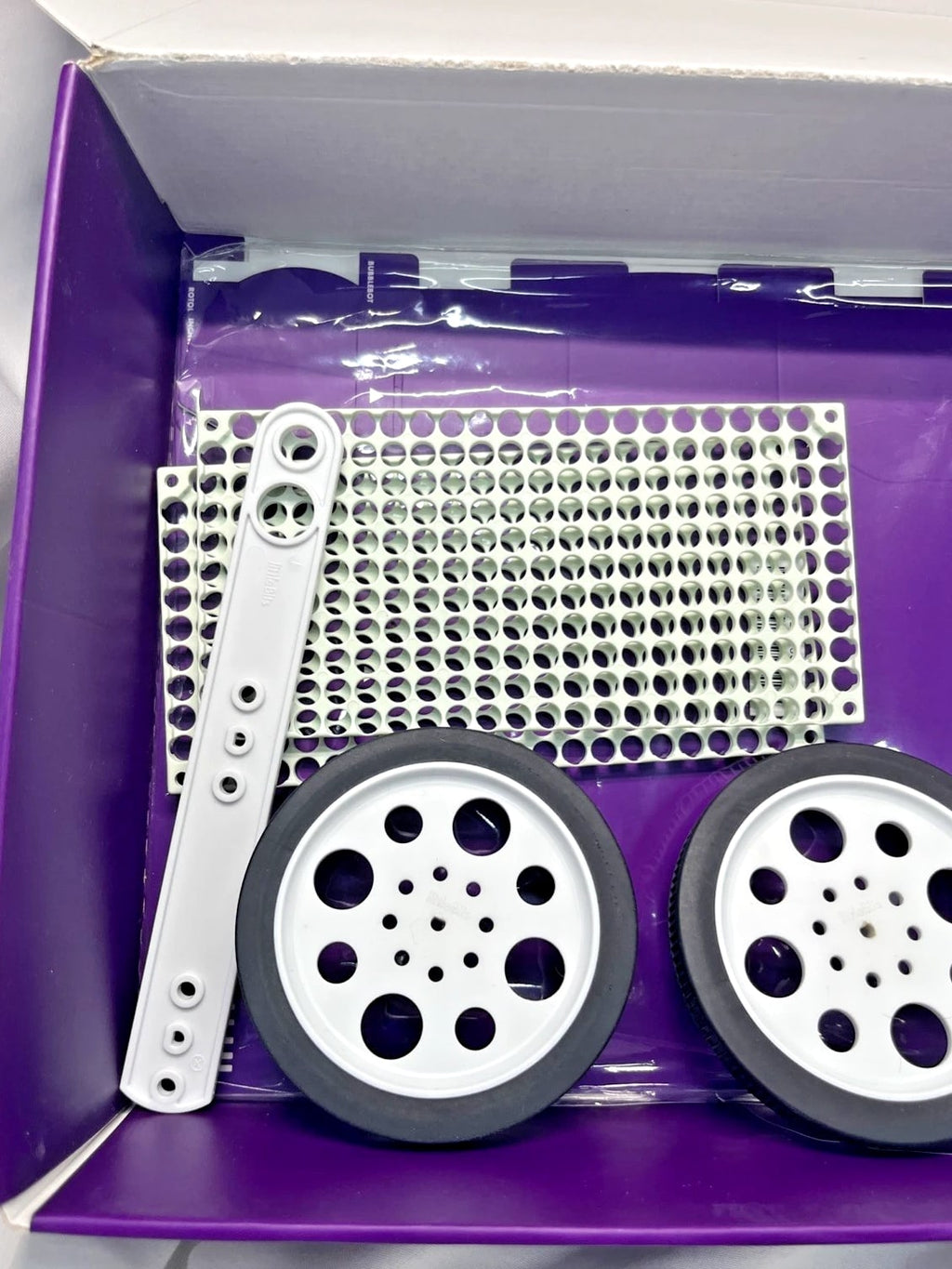 Little Bits Gizmos & Gadgets Kit, STEM - Electronic Bitbot Makers Toy Parts
