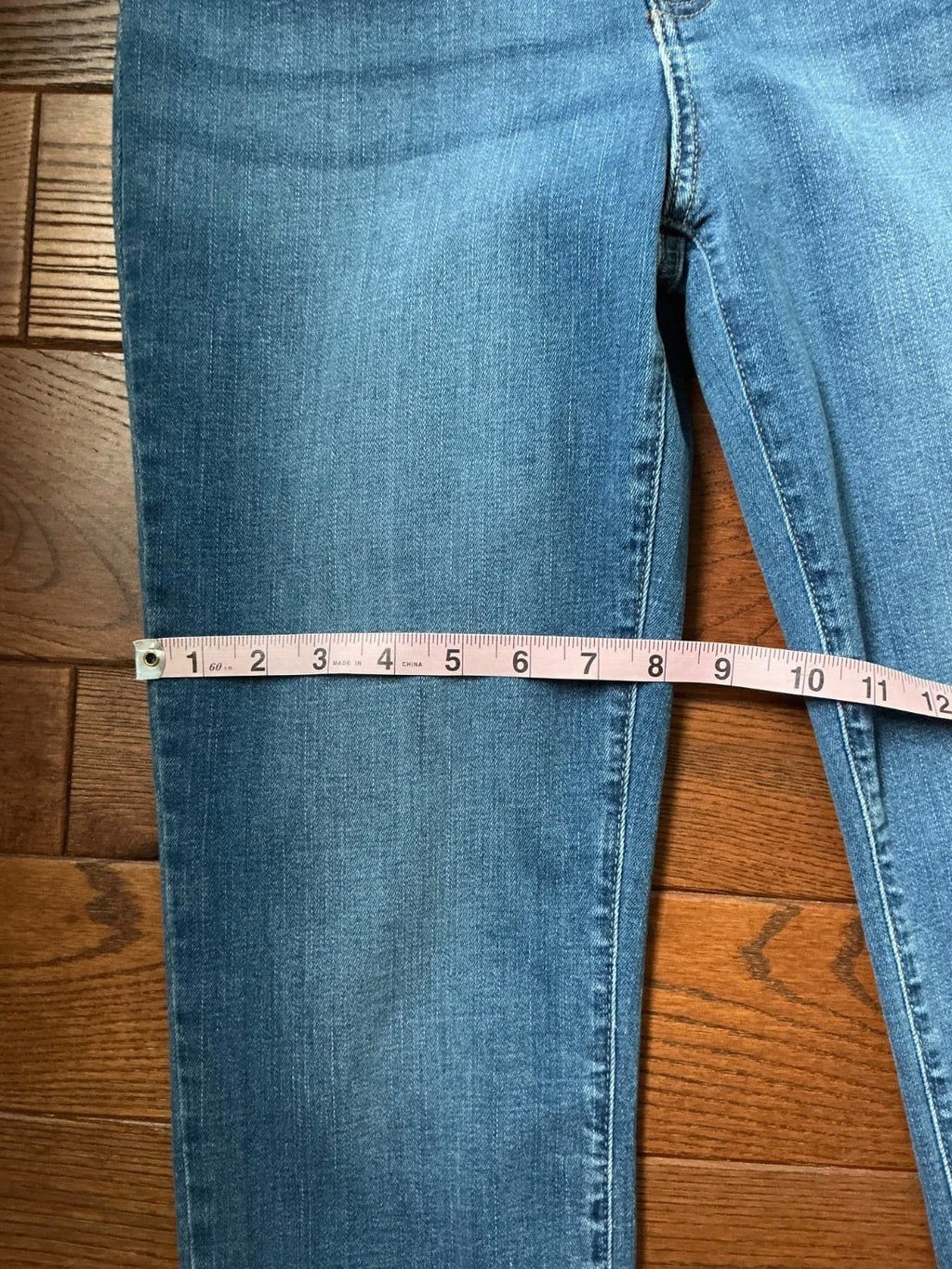 TALBOTS Jeans Size 6P Straight Leg Medium Wash Stretch Denim Pre-owned EXC