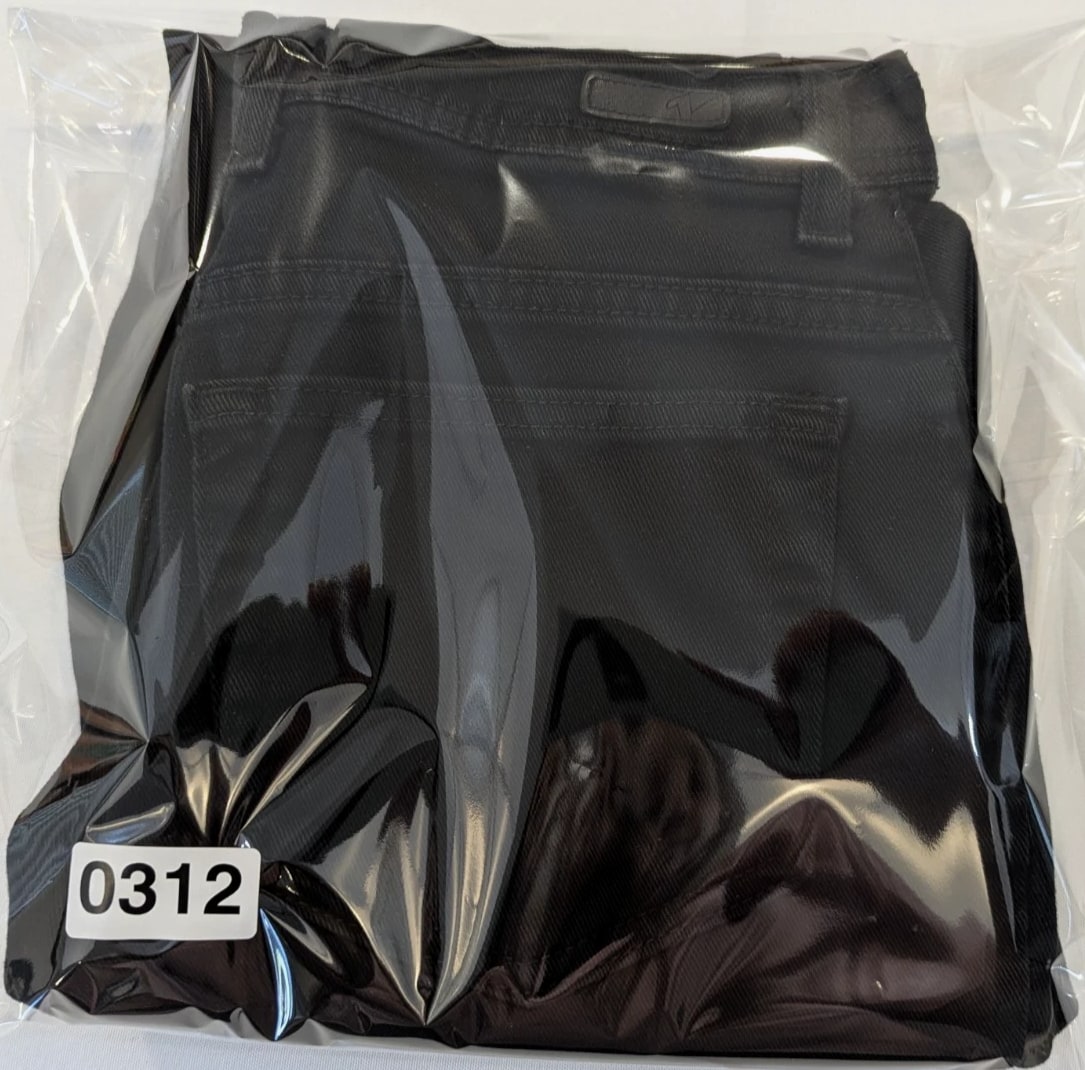 Gloria Vanderbilt Women's Black Jeans Straight Leg Size 6 Average Stretch