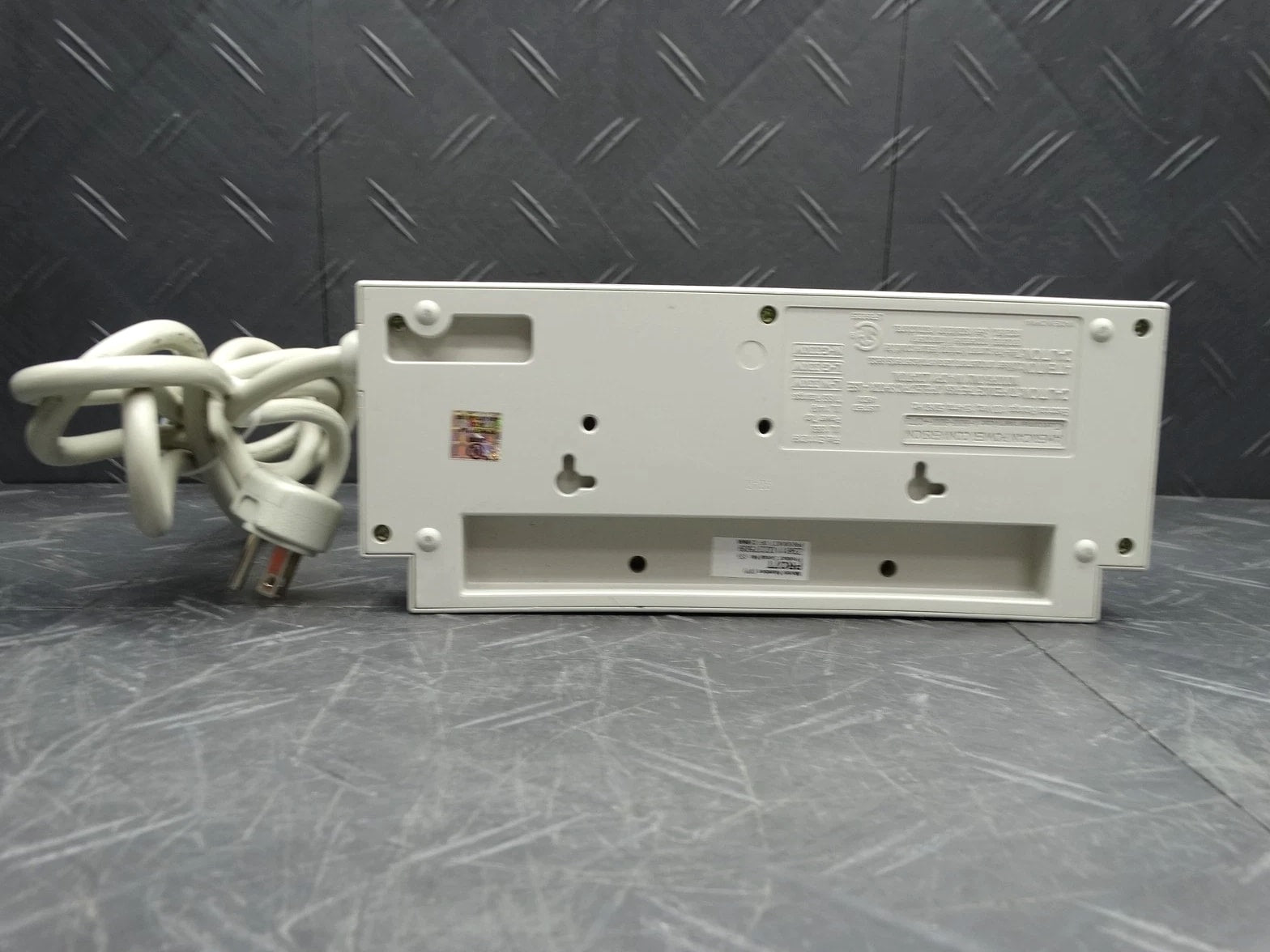 APC SurgeArrest Professional 7-Outlet 120V Surge Protector PRO7T