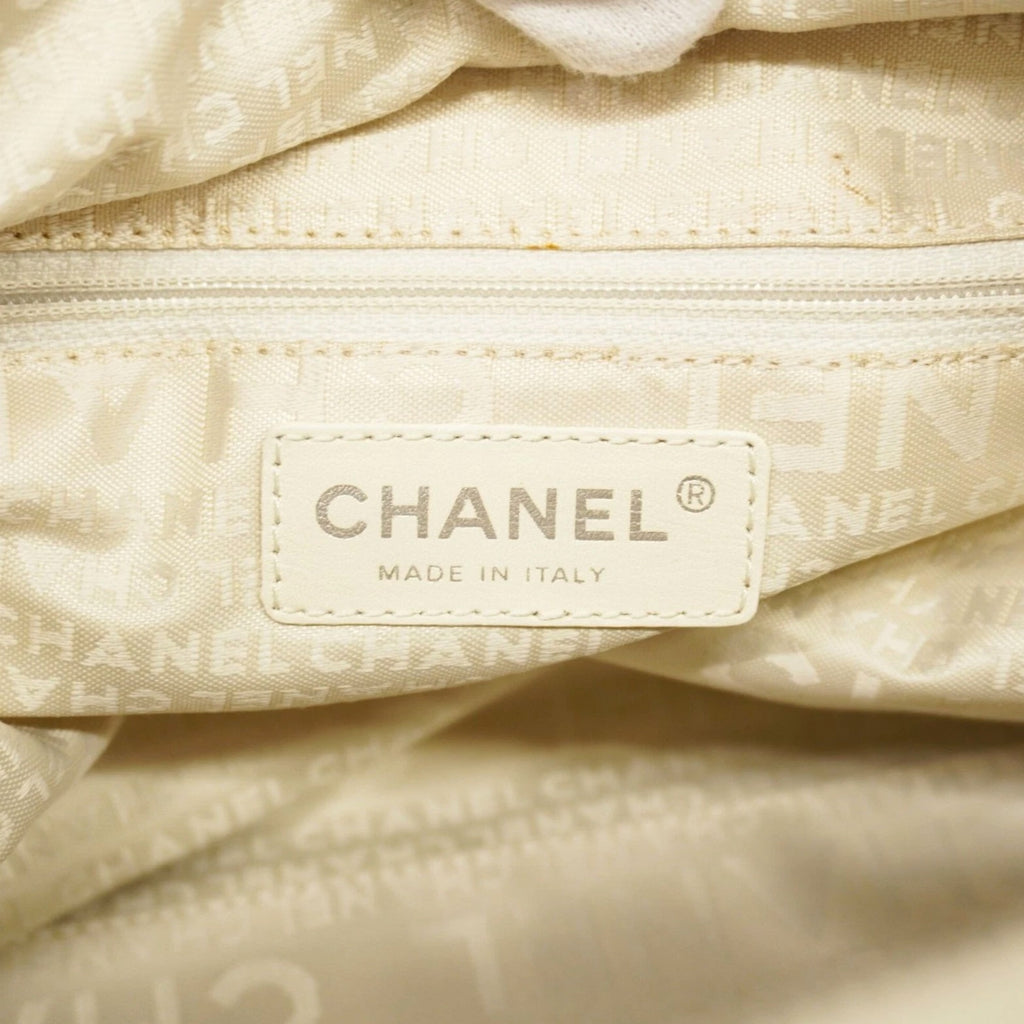 Chanel handbag, CaviarSkinleather, white, women's. GZl1h9wt