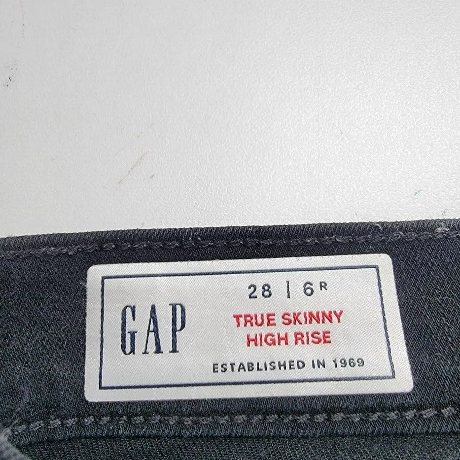 GAP 1969 True Skinny Leg Jeans, Women's Size 6, Dark Wash Black Denim