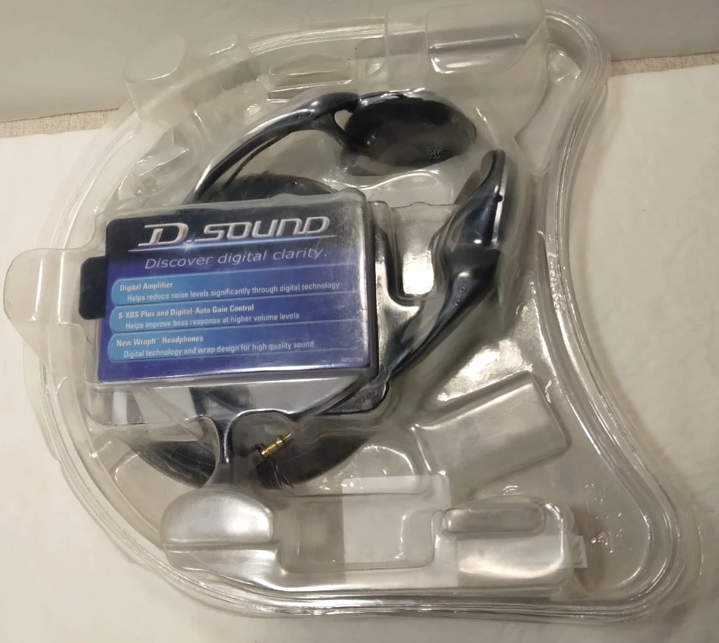 Panasonic Portable CD Player SL-SX330 Red and Silver with Earphones - NEW SEALED