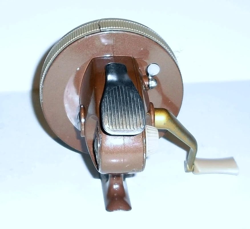 Vintage Eagle Claw EG-88-B Spincast Fishing Reel