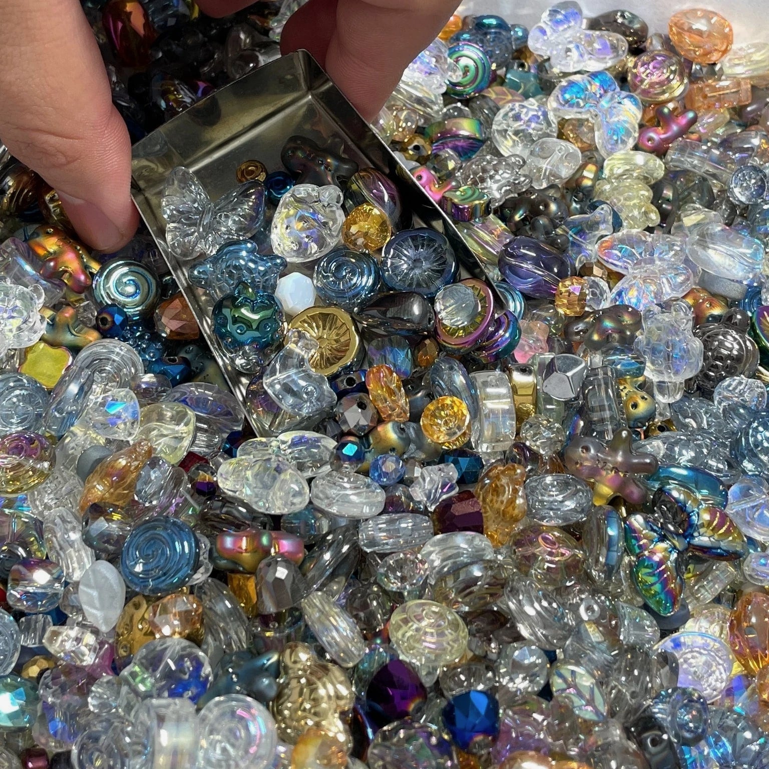 100g Glass beads lot jewelry making mix variety bead supplies Read Description