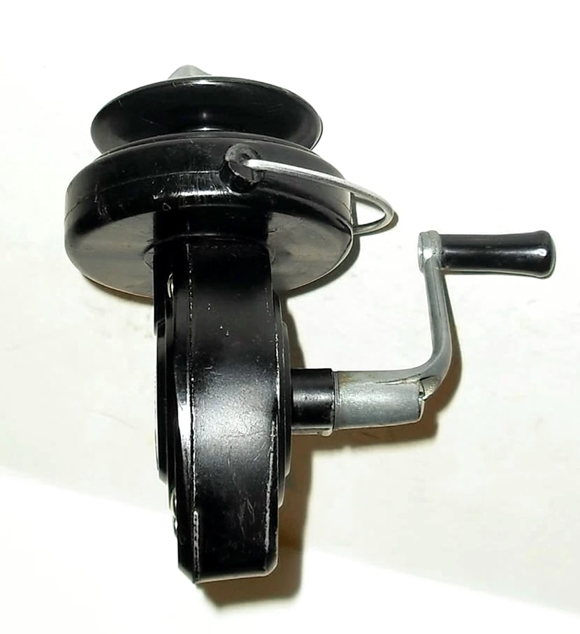 Vintage Longfellow SR-3001 Spinning Fishing Reel
