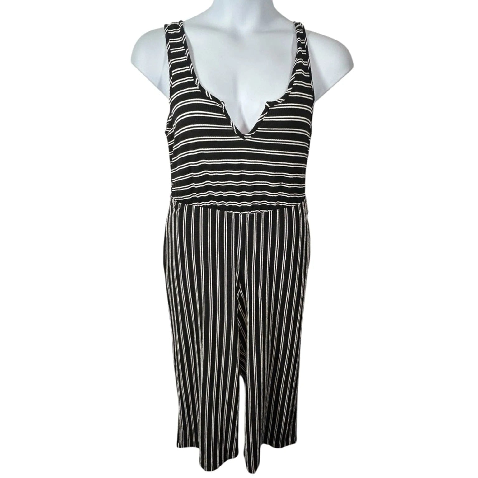 Torrid Women's Striped Culotte Jumpsuit Size 0 Black White Belted Wide Leg Pants