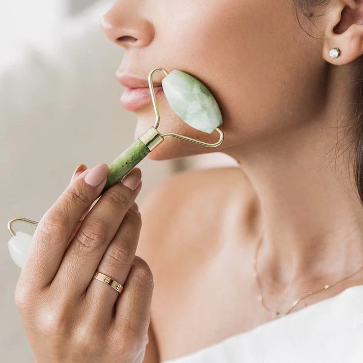 Facial Massage Jade Roller Slimming Face Body Eye Head Neck Beauty Tool