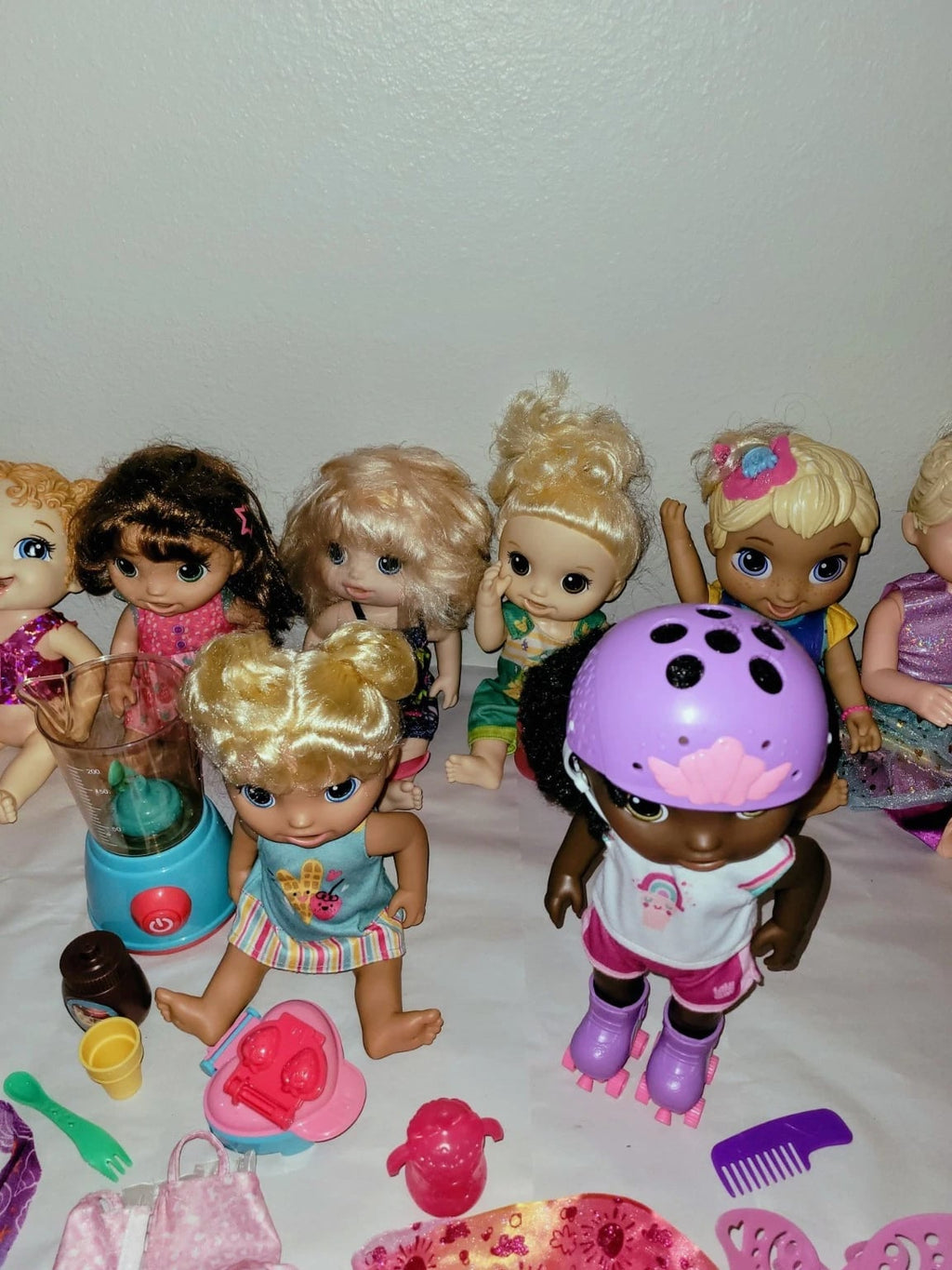 Lot Of 8 Baby Alive Baby Dolls and Accessories Great Condition
