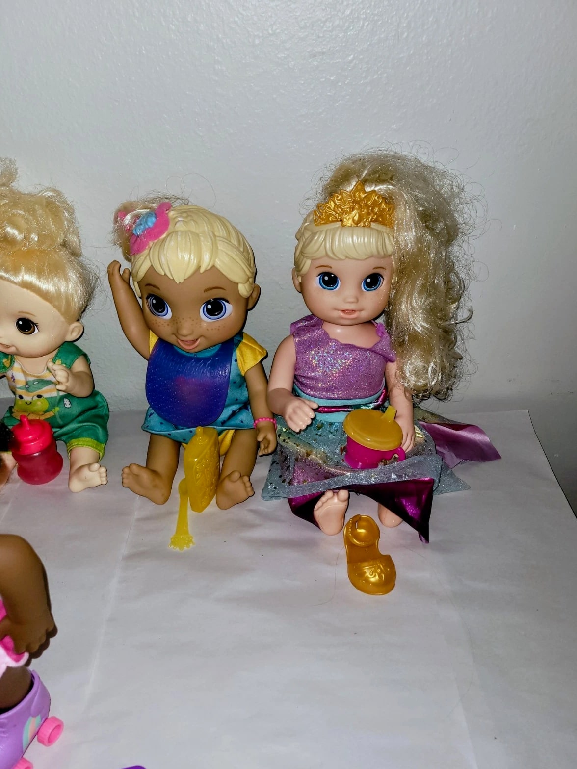 Lot Of 8 Baby Alive Baby Dolls and Accessories Great Condition