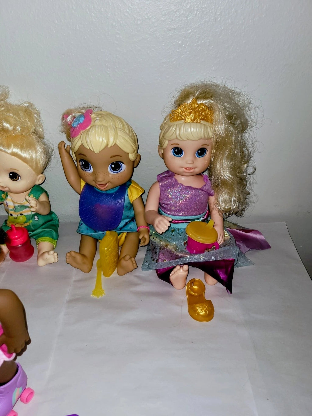Lot Of 8 Baby Alive Baby Dolls and Accessories Great Condition