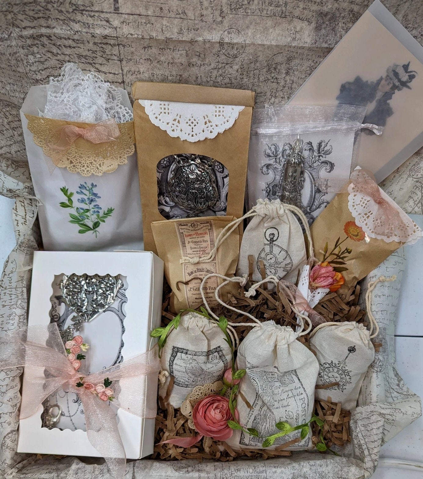 Ultimate Chatelaine Gift Box includes Chatelaine and 15 Popular Accessories
