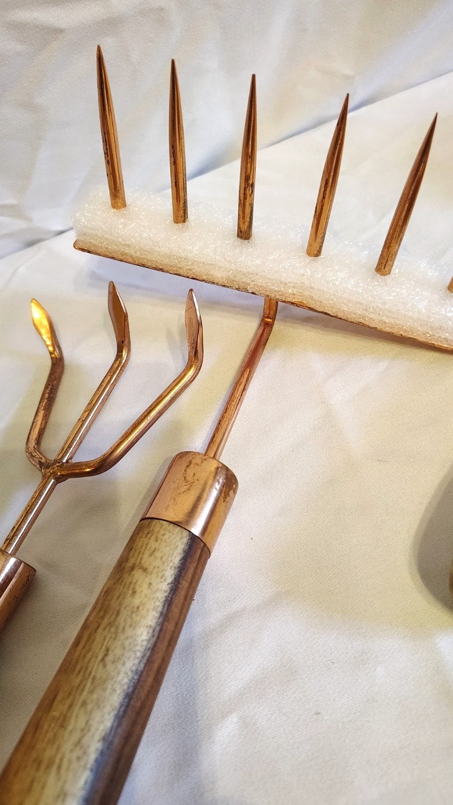 COPPER AND WOOD GARDEN HAND TOOL SET - 4 pieces - Strong, Functional & Cute