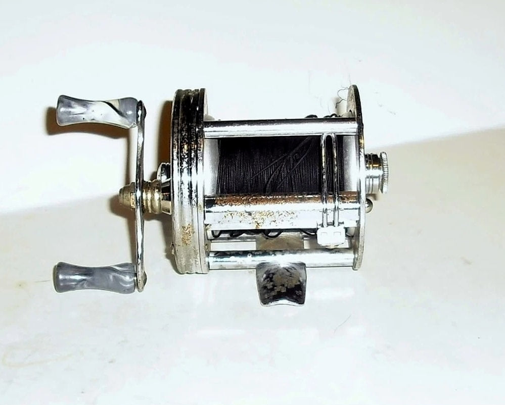 Vintage Bronson Mercury 2550 Engraved Scenes Casting Fishing Reel