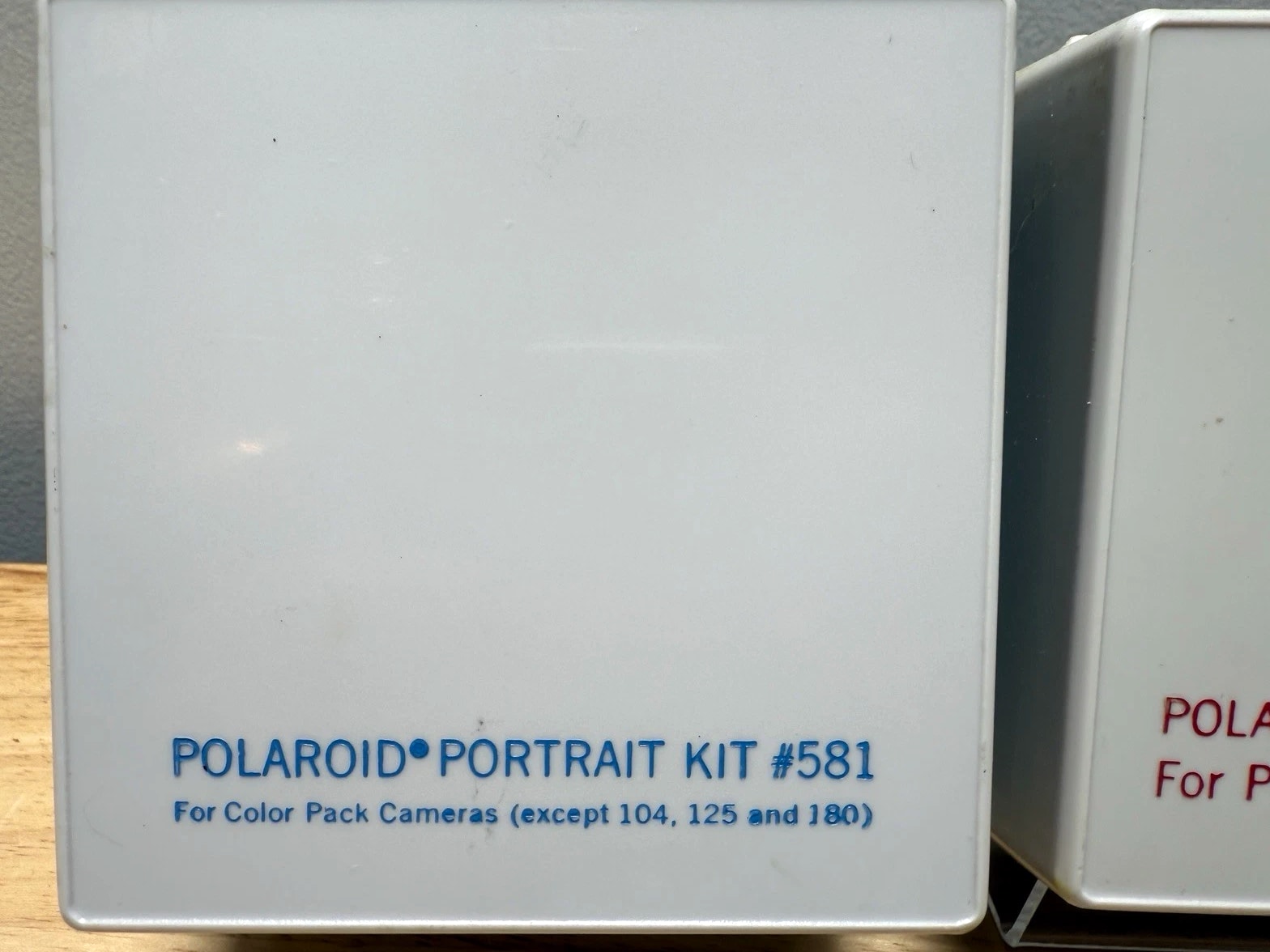 Vtg Polaroid Automatic 250 Land Camera Portrait Kit #581 + Close-up Kit #583