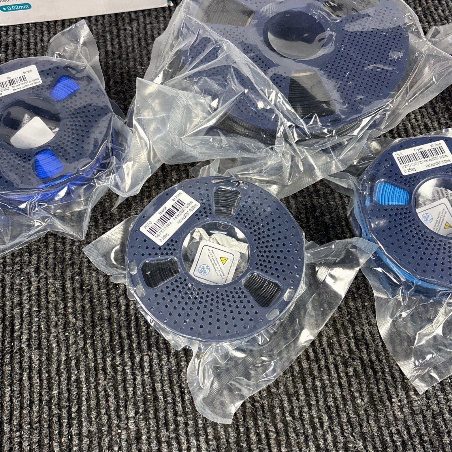 Lot of 8 SUNLU 3D Filament Refills - With reusable spools. 1kg & 0.25kg Mixed Lot