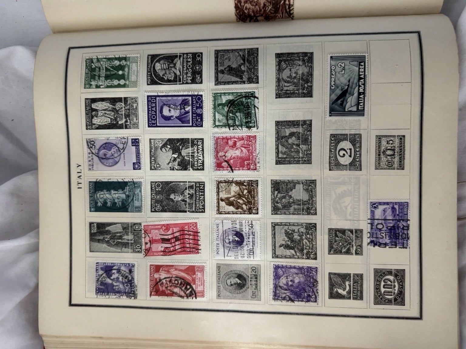 WORLD WIDE STAMP AND POSTAL HISTORY MIX FLAT RATE PRIORITY SEE SCAN