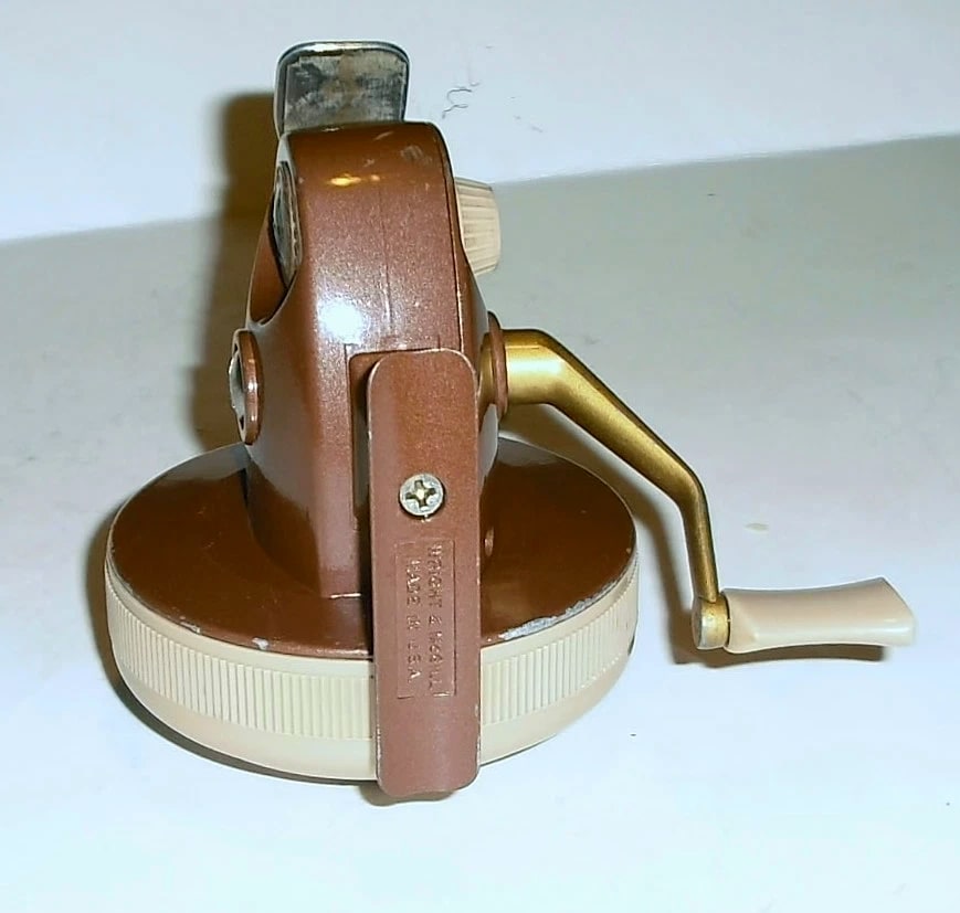 Vintage Eagle Claw EG-88-B Spincast Fishing Reel