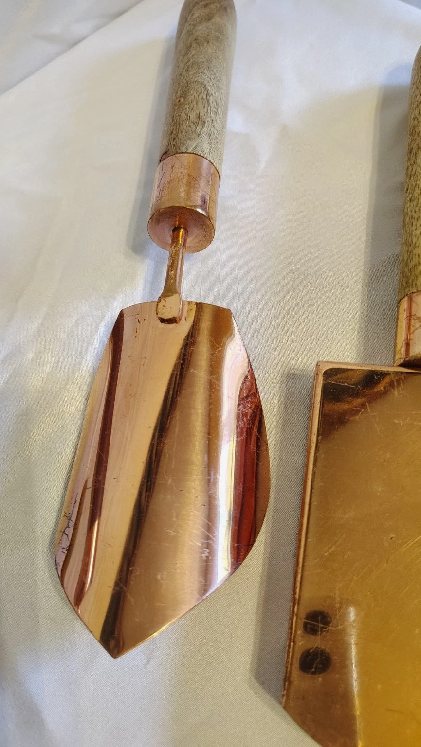 COPPER AND WOOD GARDEN HAND TOOL SET - 4 pieces - Strong, Functional & Cute