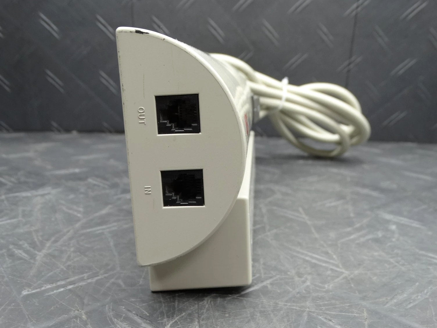 APC SurgeArrest Professional 7-Outlet 120V Surge Protector PRO7T