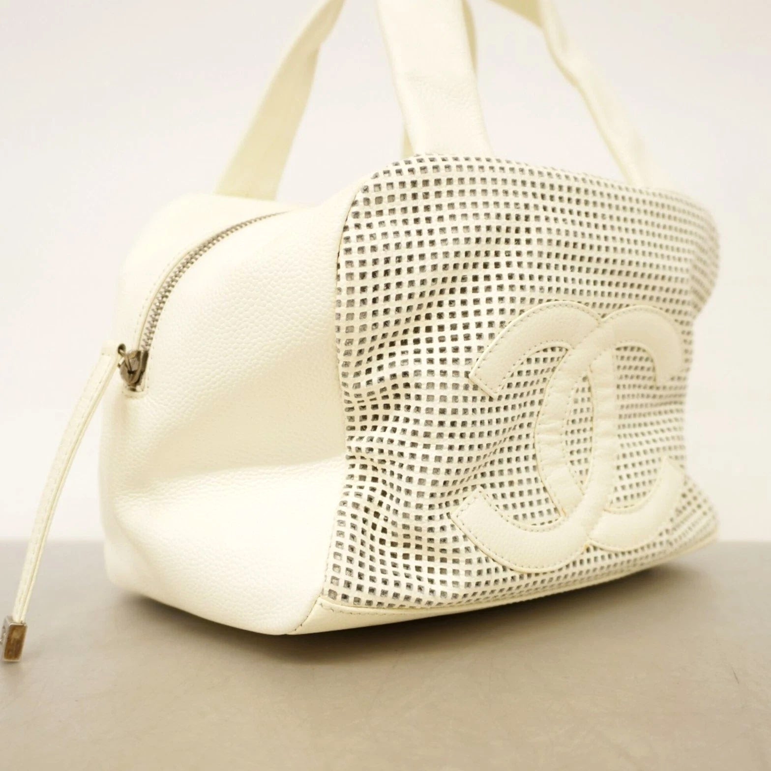 Chanel handbag, CaviarSkinleather, white, women's. GZl1h9wt