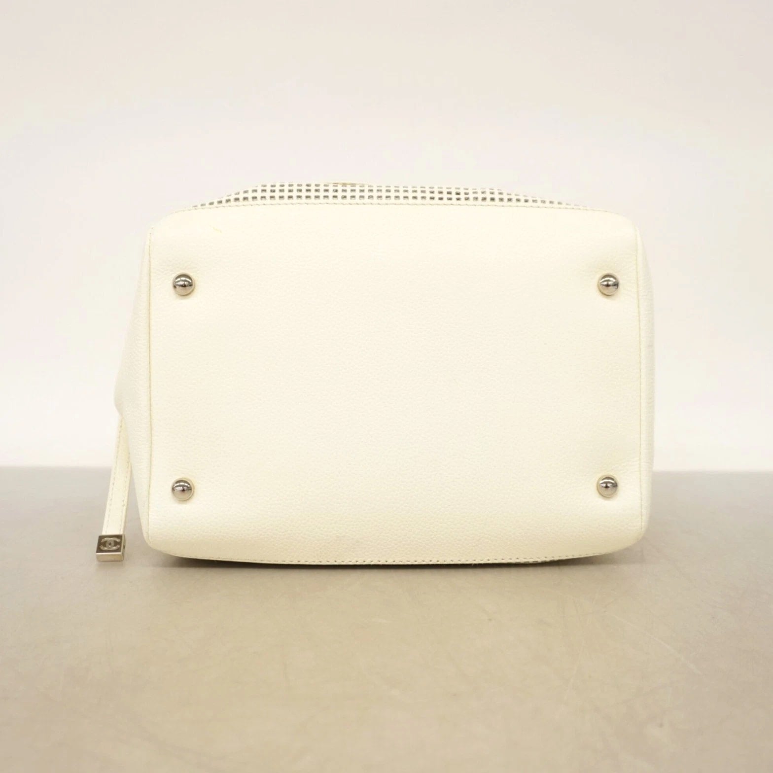 Chanel handbag, CaviarSkinleather, white, women's. GZl1h9wt