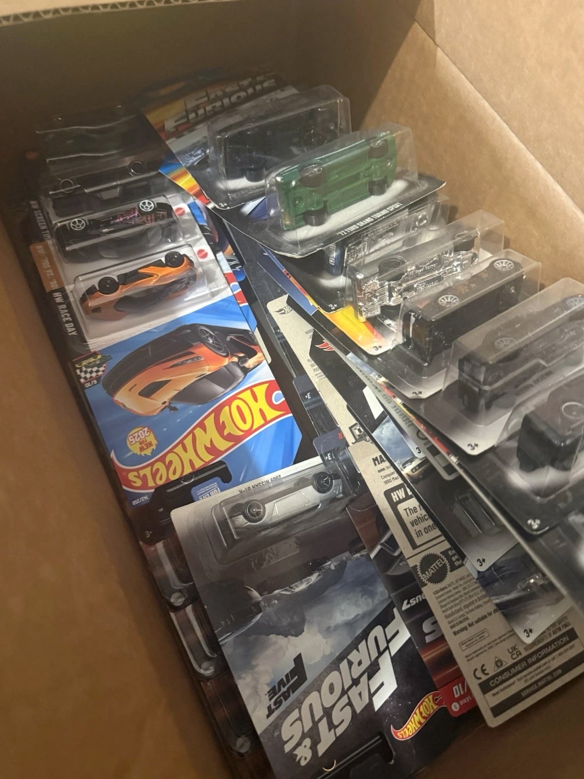 Random Hot Wheels Diecast Car  1:64 LOT 20 random sealed products!