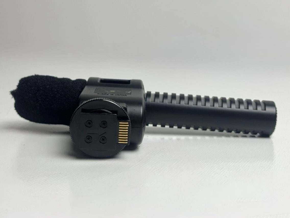 Canon DM-50 Directional Stereo Shotgun Microphone With Mic Cover Foam Windscreen
