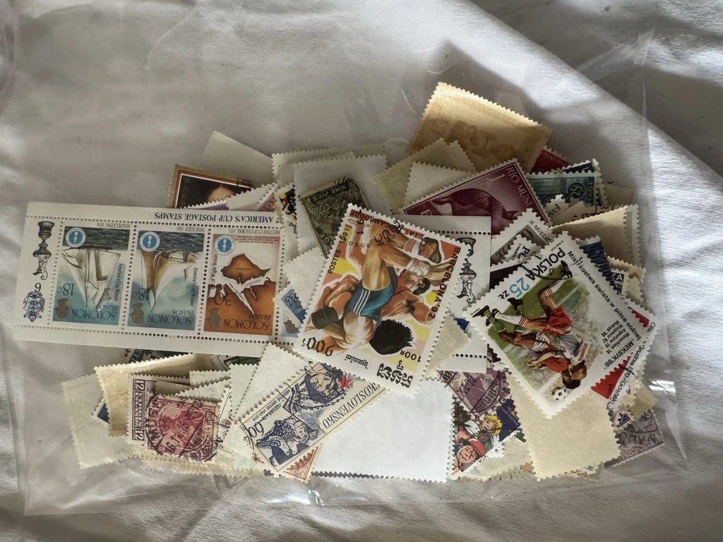 WORLD WIDE STAMP AND POSTAL HISTORY MIX FLAT RATE PRIORITY SEE SCAN