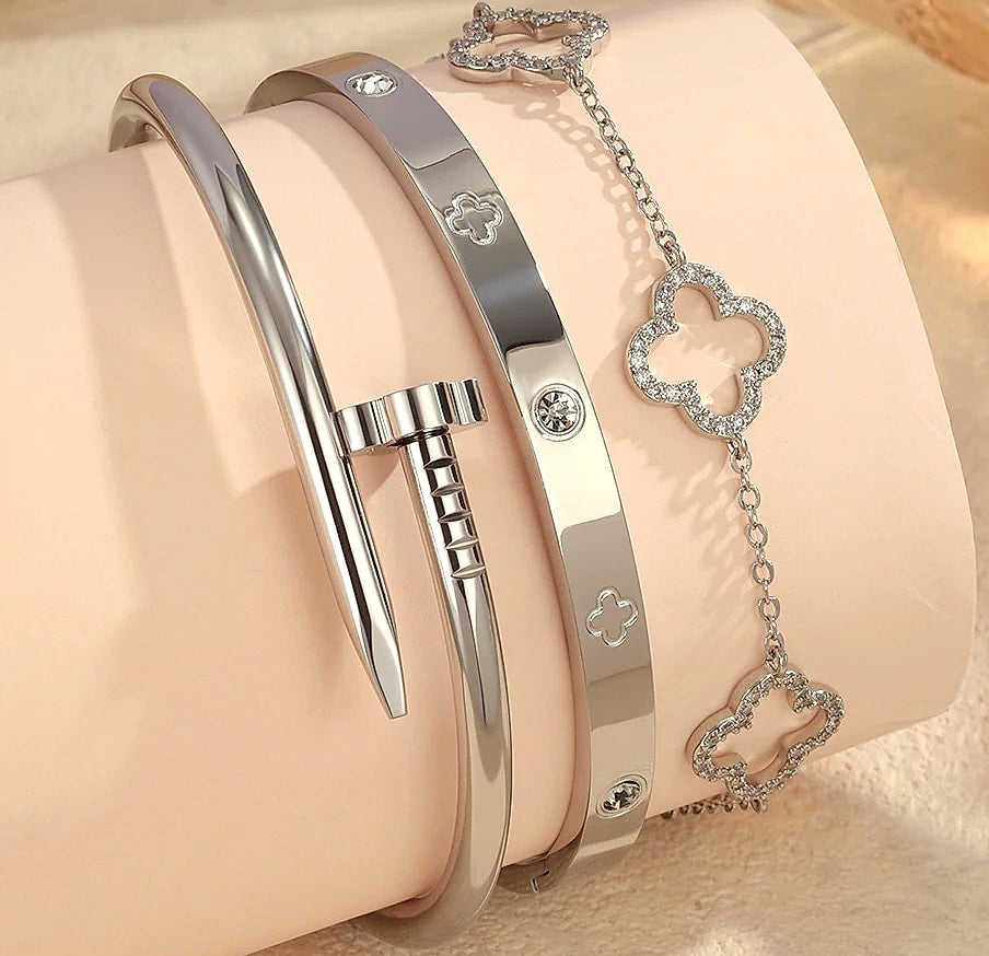 Gold Plated Four-Leaf Flower Stacked Bracelet with Zircon