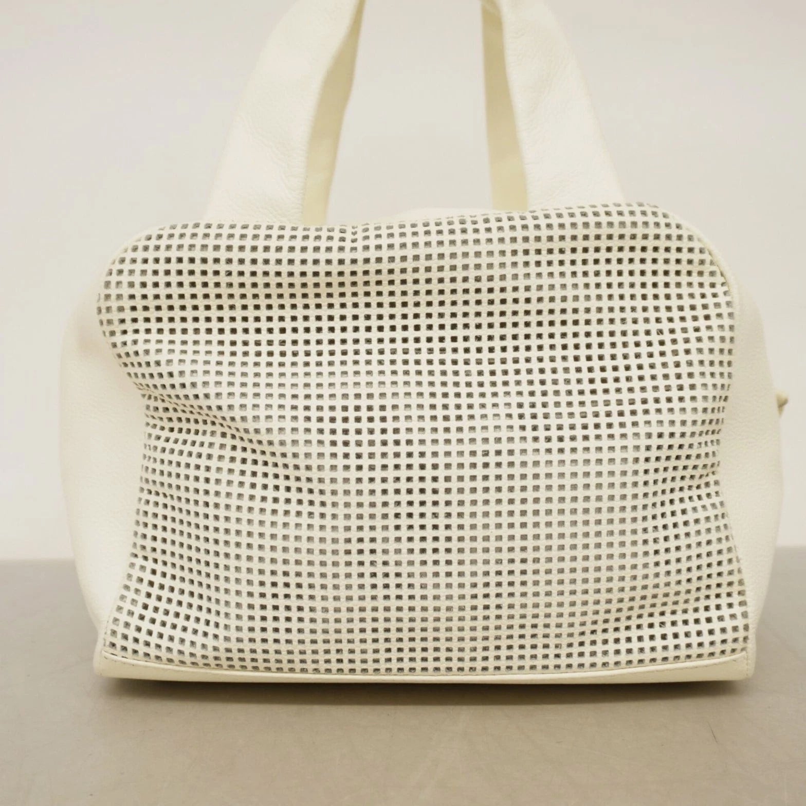 Chanel handbag, CaviarSkinleather, white, women's. GZl1h9wt