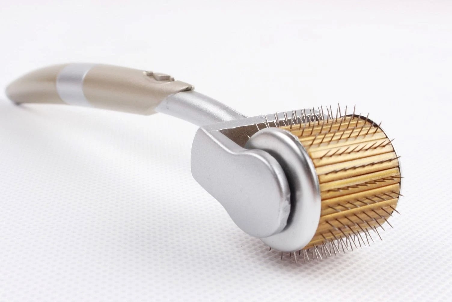 ZGTS Titanium Derma Roller 1.5mm with Travel Case - Micro Derma Skin Roller