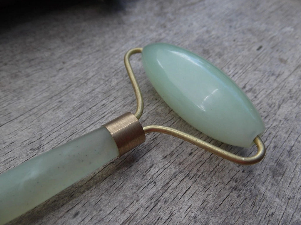 Jade Facial Massage Roller~Beautiful Jade Stone Face Massager New