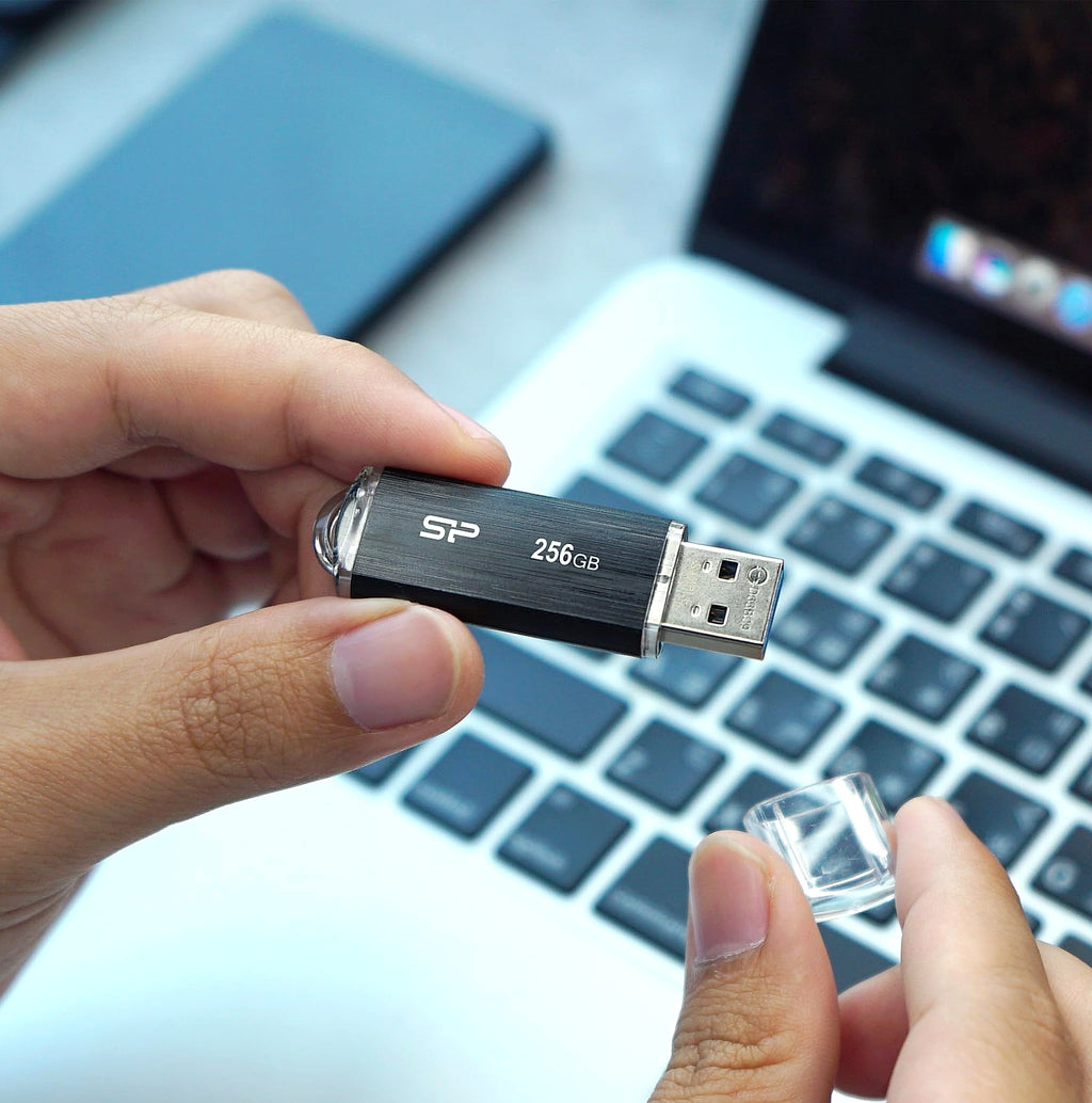 Silicon Power Blaze B02 128GB USB 3.0 Flash Drive Black