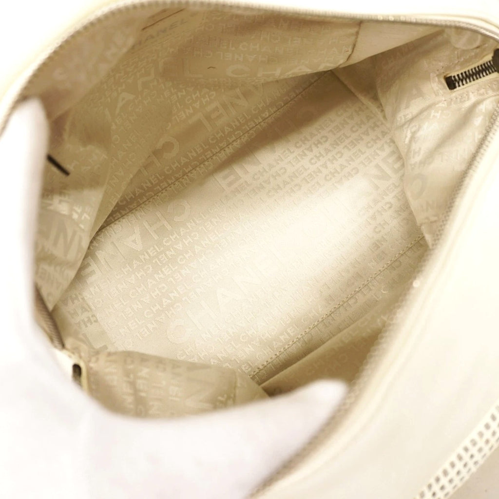 Chanel handbag, CaviarSkinleather, white, women's. GZl1h9wt