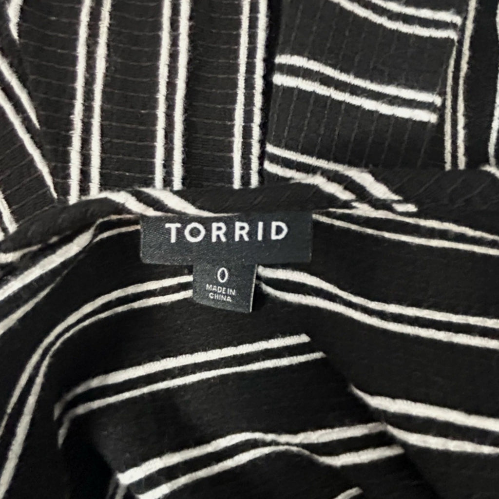Torrid Women's Striped Culotte Jumpsuit Size 0 Black White Belted Wide Leg Pants