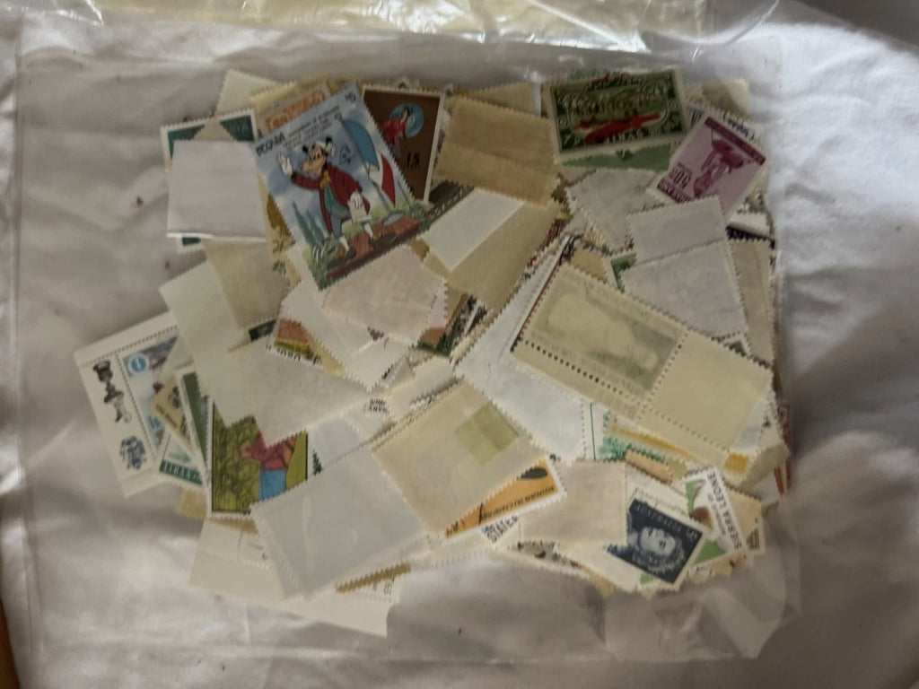 WORLD WIDE STAMP AND POSTAL HISTORY MIX FLAT RATE PRIORITY SEE SCAN