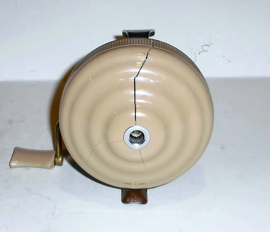 Vintage Eagle Claw EG-88-B Spincast Fishing Reel