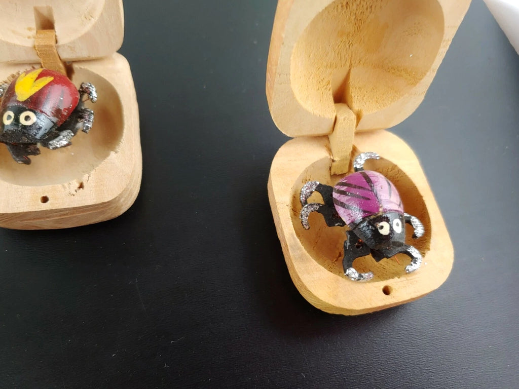 Handmade Bug In A Box Gag Toy Gift Moving Legs Novelty Bug in a nut Vintage wood