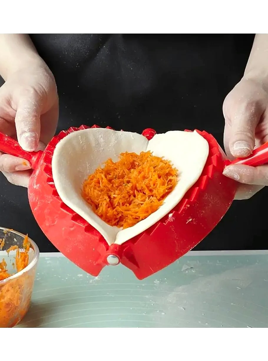 6-Inch Empanada Maker Press with Built-in Dough Cutter
