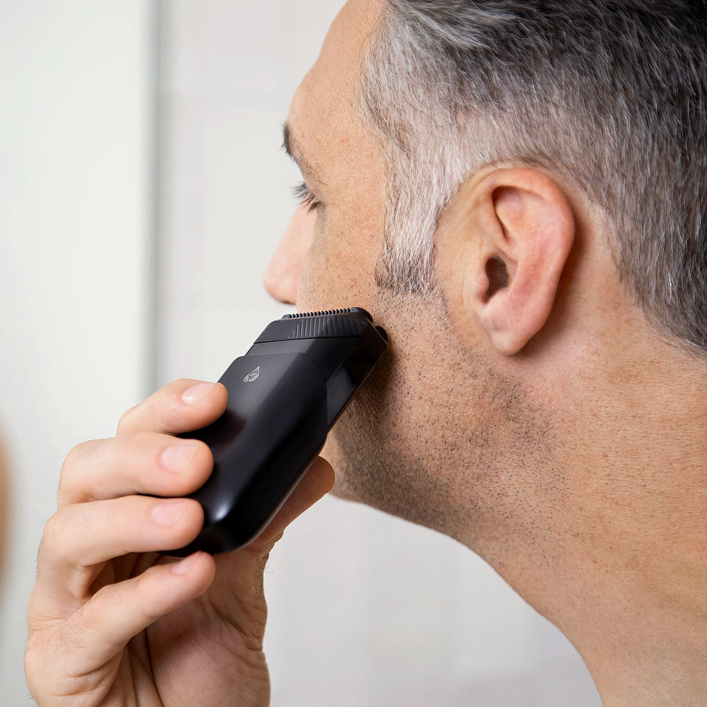MANSCAPED The Handyman Compact Face Shaver for Travel