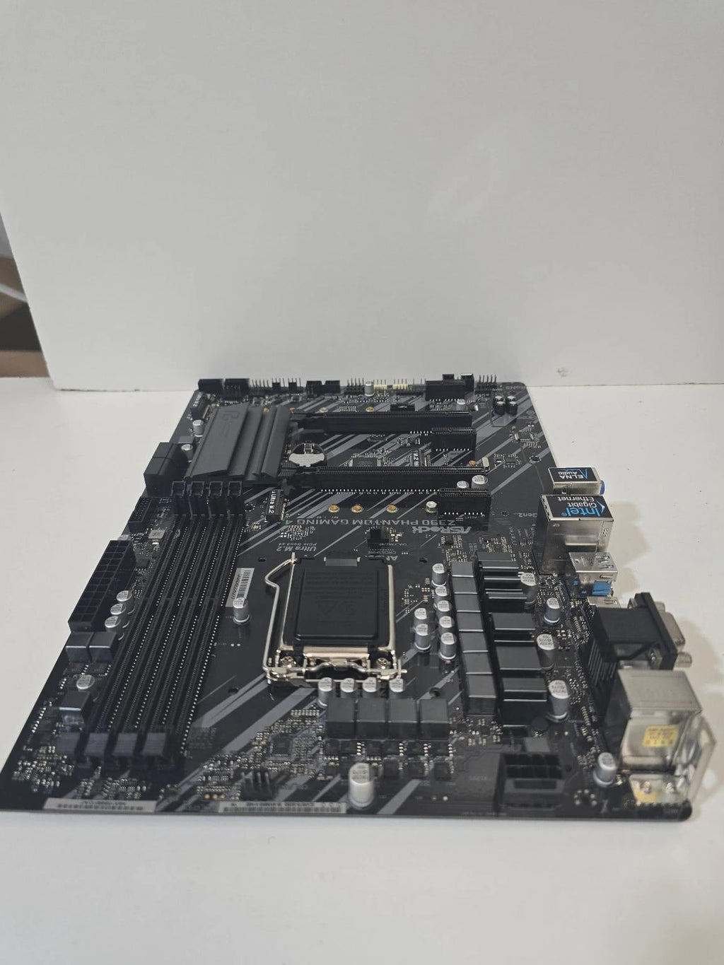 ASRock Phantom Gaming 4  ATX Motherboard (FL)