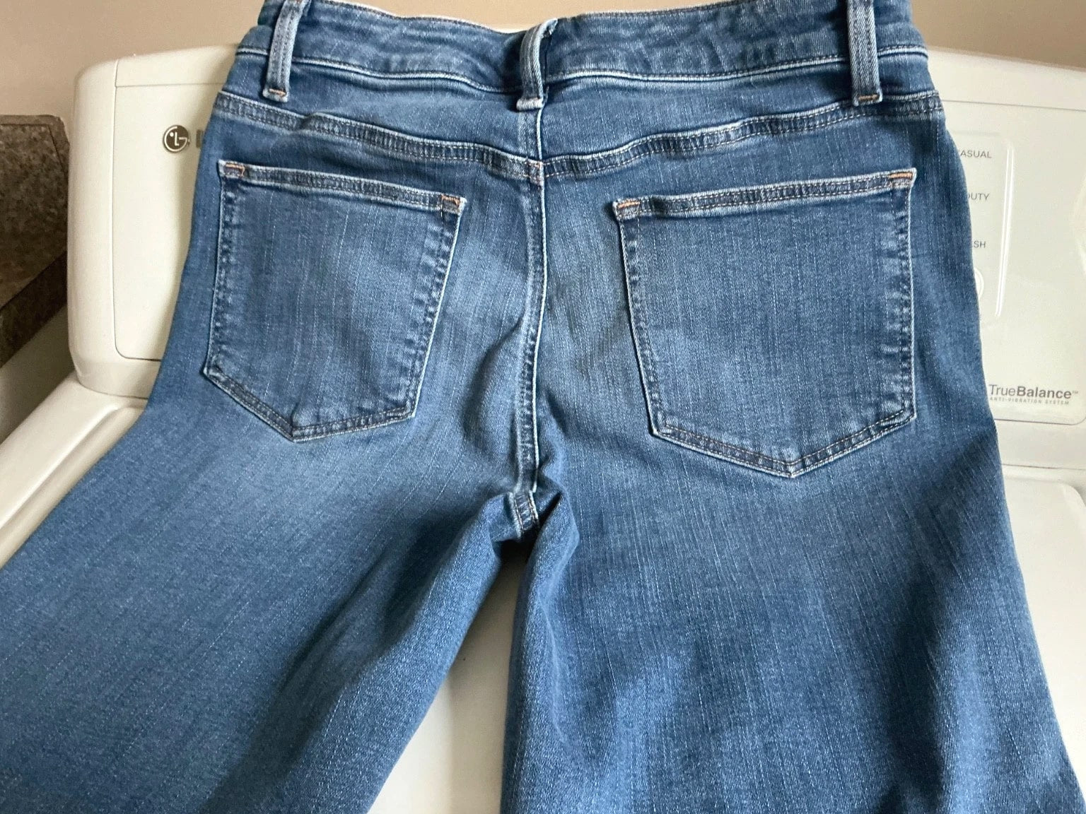 TALBOTS Jeans Size 6P Straight Leg Medium Wash Stretch Denim Pre-owned EXC