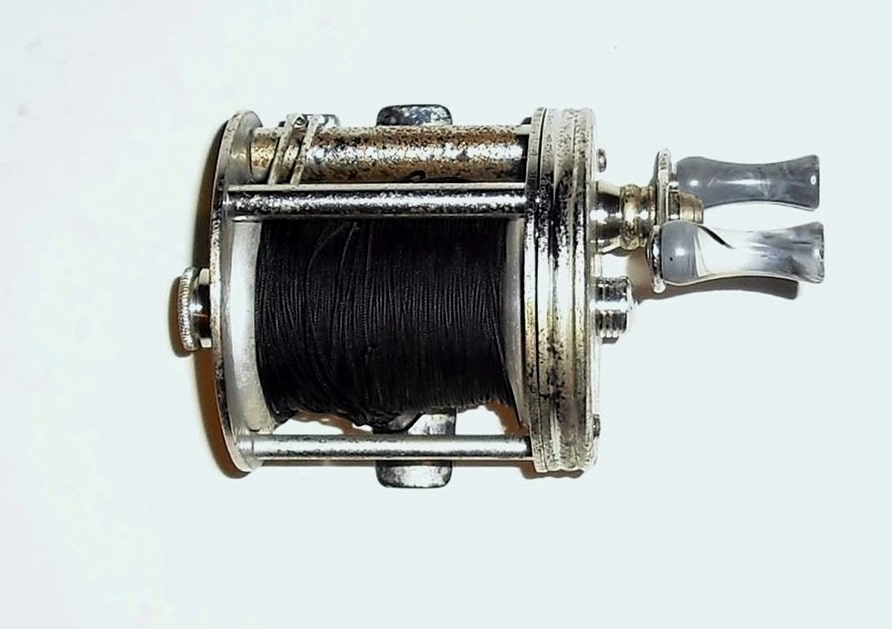 Vintage Bronson Mercury 2550 Engraved Scenes Casting Fishing Reel