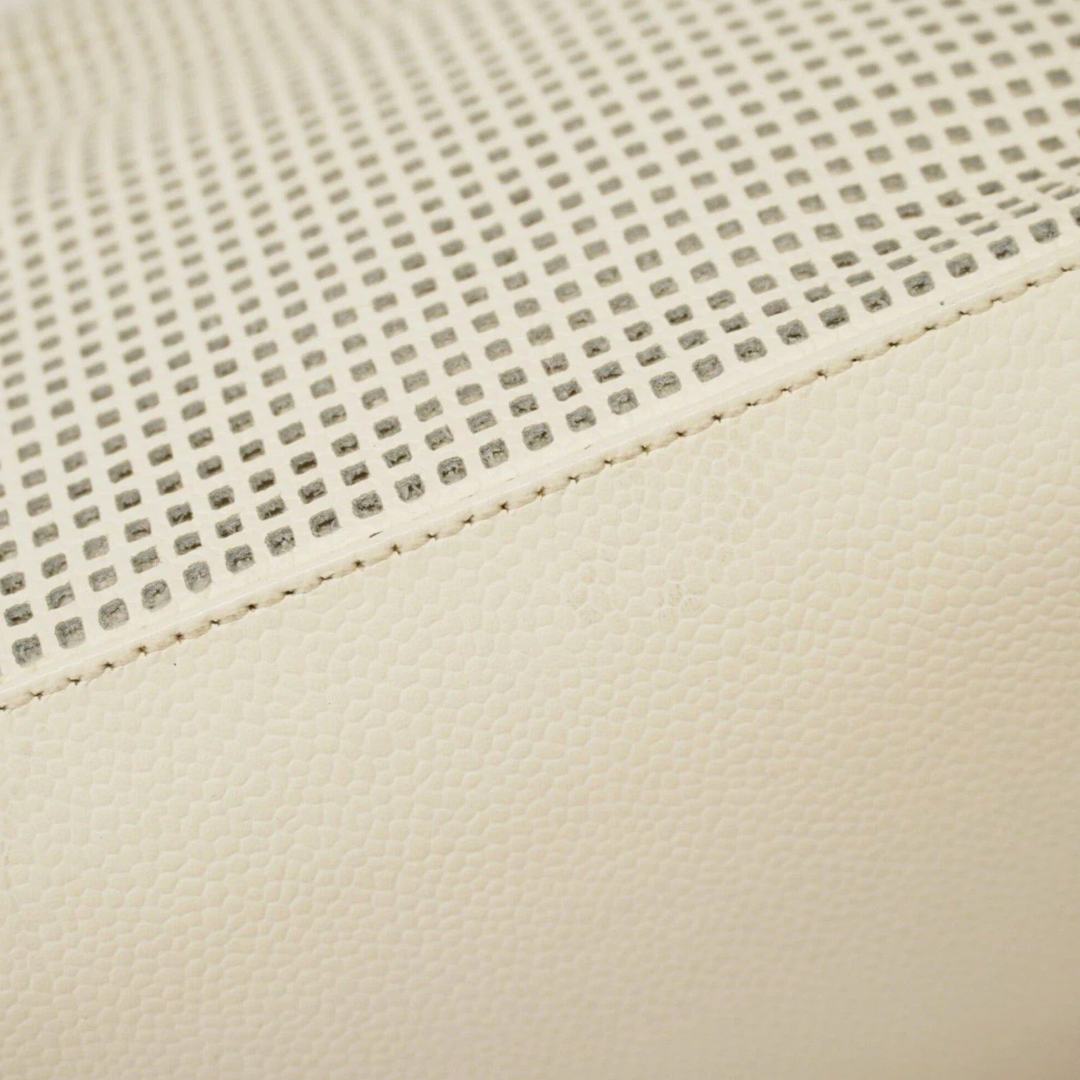 Chanel handbag, CaviarSkinleather, white, women's. GZl1h9wt