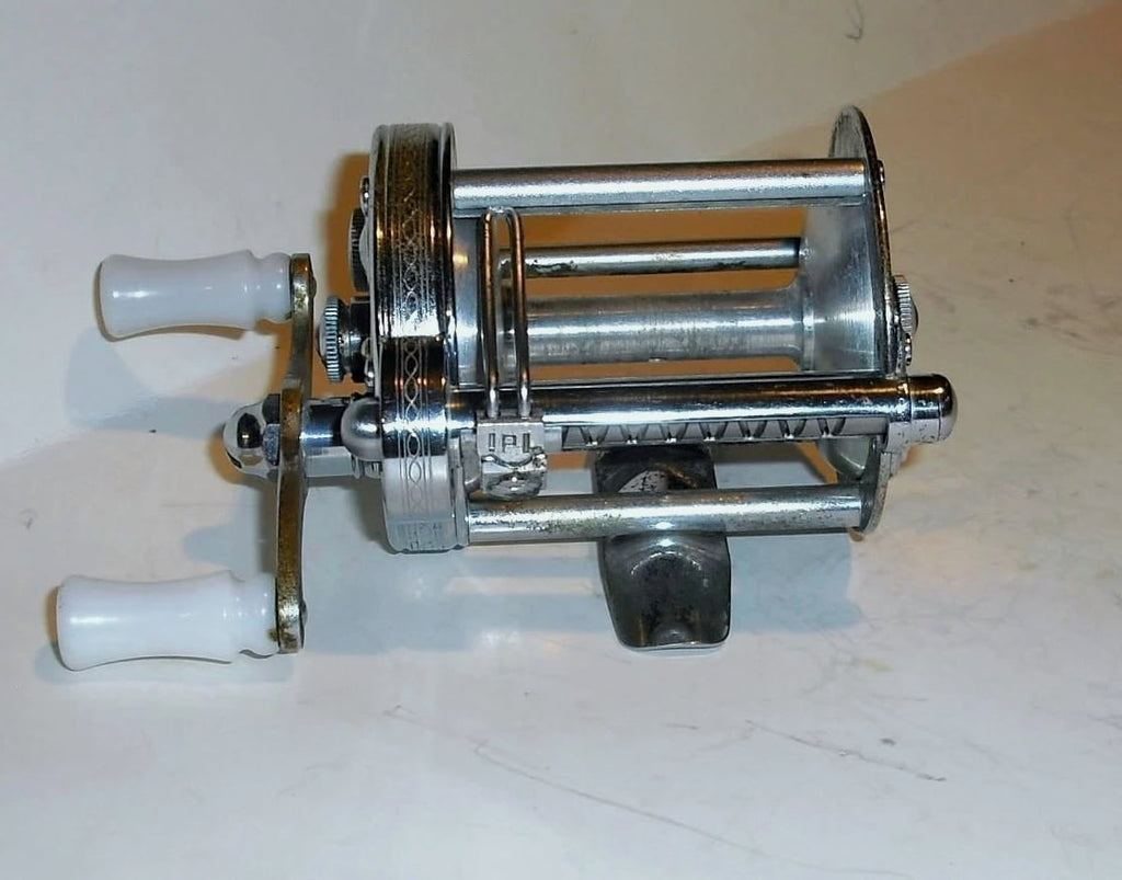 Vintage Pflueger Summit 1993L Engraved Casting Fishing Reel