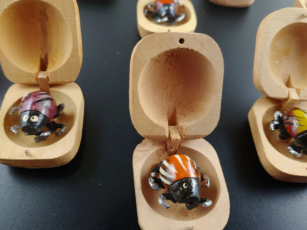 Handmade Bug In A Box Gag Toy Gift Moving Legs Novelty Bug in a nut Vintage wood
