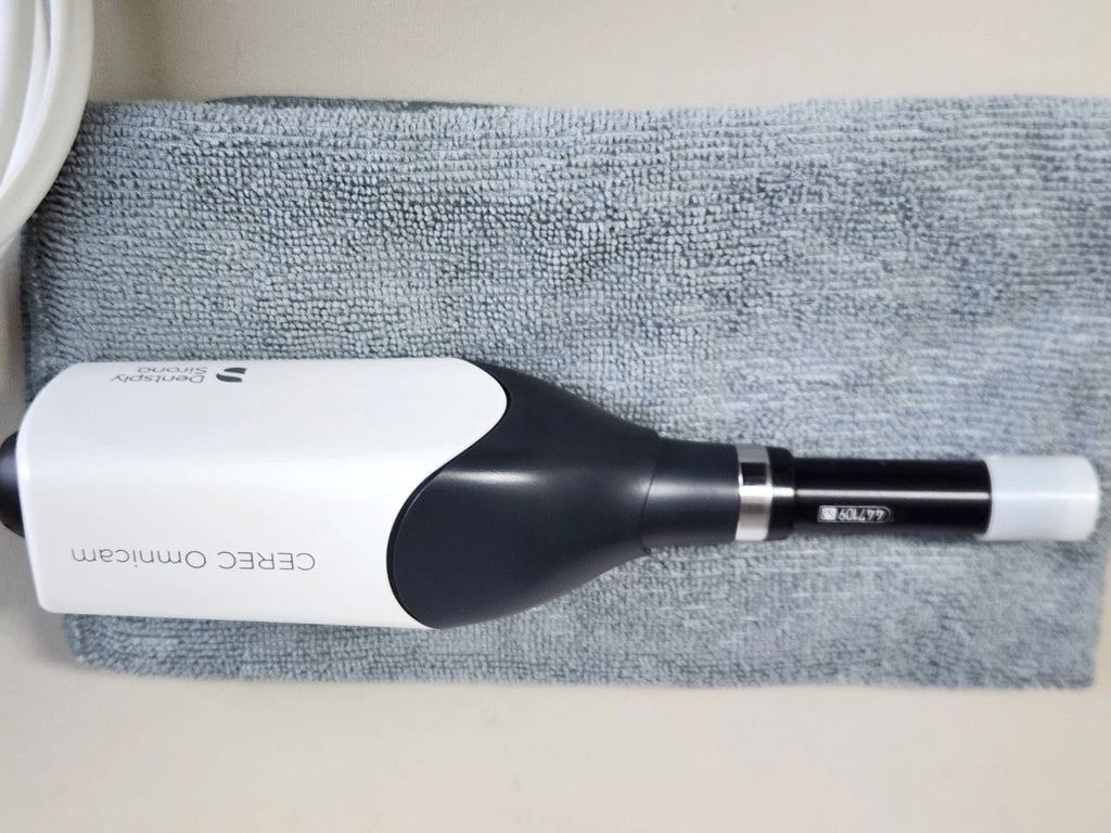 SALE: Sirona CEREC OMNICAM SCANNER 6414515 with Calibration Kit (In-Box)